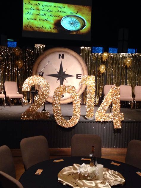 Making them couldn't be easier: Graduation stage decoration. Compass. In all your ways ...