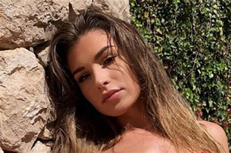 Love Island Zara Mcdermott Risks Wardrobe Malfunction In Bikini Held Up By Luck Alone Daily Star