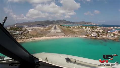 En el momento del aterrizaje, marte estará a 127 millones de millas (204 millones de kilómetros) de la tierra, recordó este jueves la nasa en una entrada en el blog dedicado a esta misión. Video | Aterrizaje de un Airbus A340 en St. Marteen desde ...