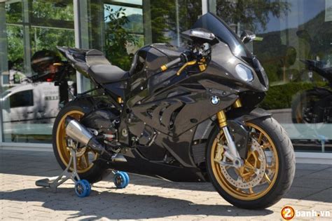 Bmw s1000rr is a race oriented sport bike initially made by bmw motorrad to compete in the 2009 superbike world championship, that is now in commercial production. BMW S1000RR độ full carbon với phiên bản Martin Edition ...