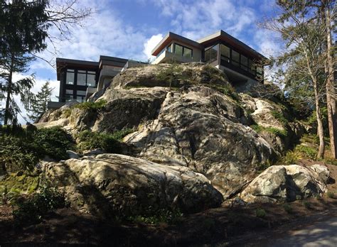 Building A Home On A Steep Slope Alair Homes North Vancouver