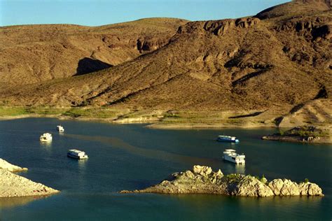 Lake Mead Water Level Falls To A Landmark Low And Is Likely To Get