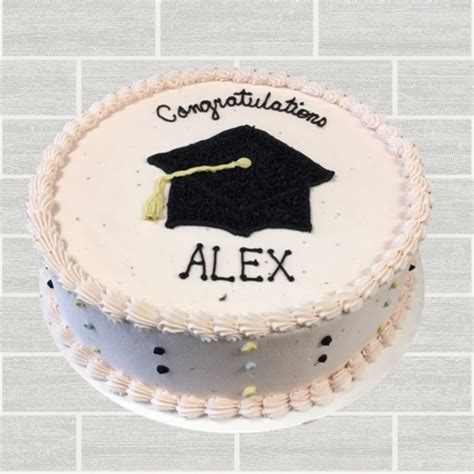 Perfect tools to decorate all your desserts, cakes, cupcakes, cookies, pastry, sugar craft and more, helps you easily decorate cakes for birthdays, weddings and other events. Graduation Cap Cake