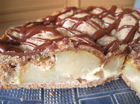 Nach 30 minuten backzeit mit alufolie abdecken, damit die birnen nicht zu braun werden. Kazuo: Birnen-Nuss-Kuchen