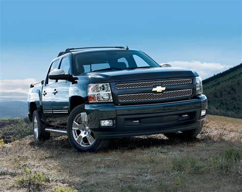 Maximum payload is 2,160 pounds. You Done Good, GM 2007 Chevy Silverado 1500: Off-Road.com