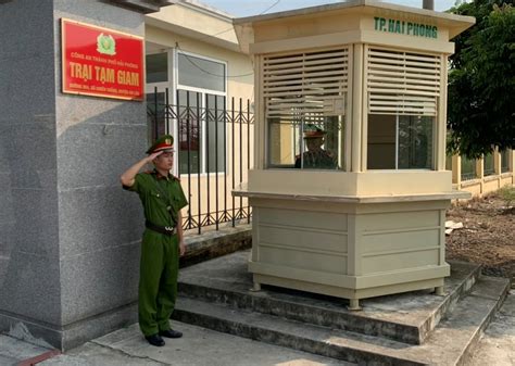 Trại giam chí hòa (tên cũ là khám chí hòa), của công an thành phố hồ chí minh, tại 324 hòa hưng, phường 13, quận 10, thành phố hồ chí minh. Trại tạm giam CATP với mô hình "Cổng cơ quan an toàn, văn hóa"