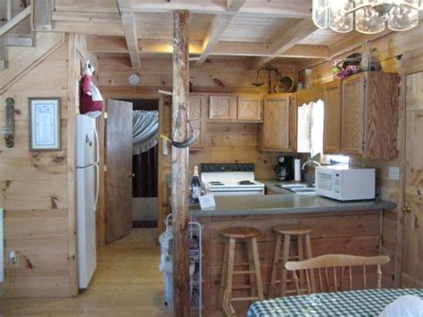 Small cabin workable sustainable pantry. Cabin at the Pond - Muddy Pond, Tennessee