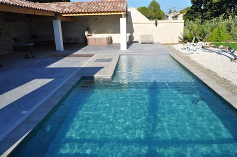 Pour le plaisir des petits comme des grands, génération ainsi, ces nouveaux modèles génération piscine s'avèrent parfaits pour toute la famille : Construction d'une piscine avec plage immergée et d'un ...