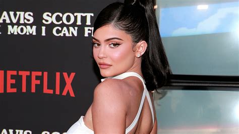 Kylie Jenner Hospitalized Too Sick To Attend Paris Fashion Week Nbc