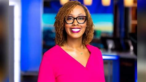Reporter Akilah Davis With Abc11 Takes Off The Wig Reveals Locs