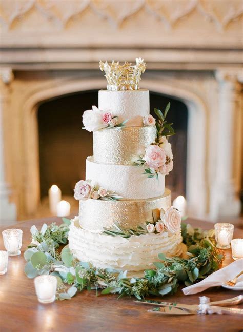 This Wedding Would Make Cinderella Jealous Cinderella Wedding Cake