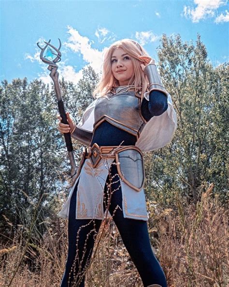 Lux Cosplay From League Of Legends By Lady Sundae Cosplay League Of
