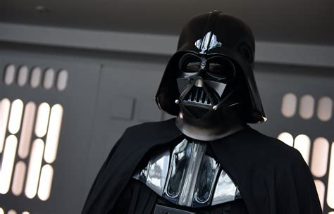Star Wars Who Was The Presence Vader Felt In A New Hope