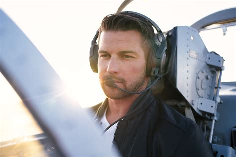 'Top Gun: Maverick' stunt guy shares behind-the-scene secrets