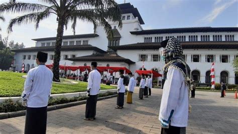 Ini penyebab suhu panas terik sekarang. Ridwan Kamil Pimpin Hari Santri di Gedung Sate, Ada ...
