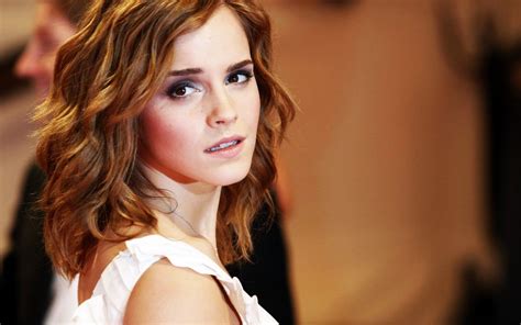 hot hollywood babe emma watson unseen photos bang walls