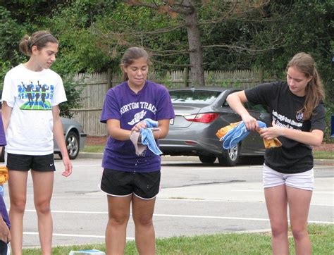 High School Girls Washing Cars Bobs And Vagene