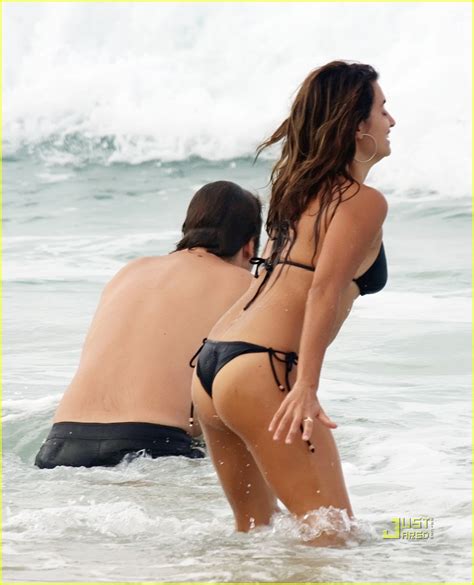 Penelope Cruz And Javier Bardem Beach Bums Photo 2408295