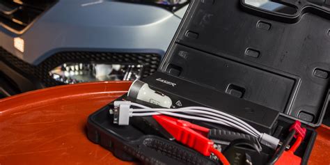 The procedure is quite similar to that of using a standard jumper. DIY: how to jump start a car with a portable power pack - Photos