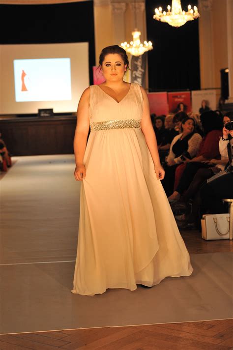Hier siehst du eine kleine auswahl unserer brautkleider aus der astrapahl boutique in bleckede. Plus Size Fashion Days Hamburg Model: Julia Label ...