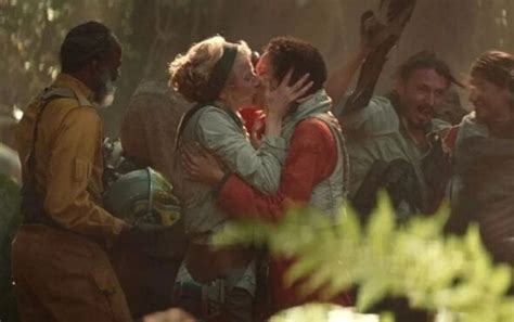 the new mutants director slams embarrassing same sex kiss in star wars