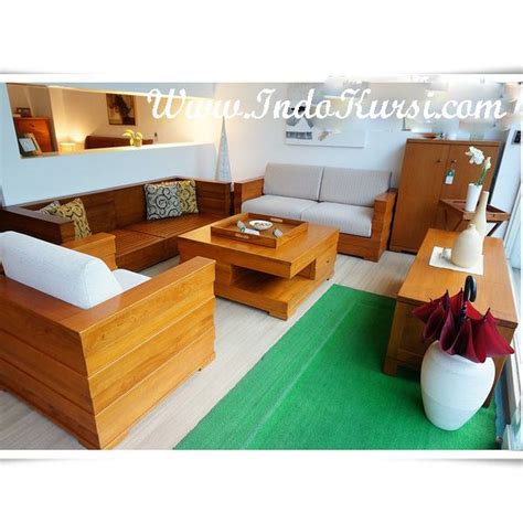 Saat ini bentuk dan ukuran bangku kayu santai minimalis sudah beraneka ragam, ada yang bulat, kotak, oval bahkan dengan bentuk unik lainnya. Bangku Kayu Ruang Tamu Minimalis - Beli Set Kursi Tamu ...