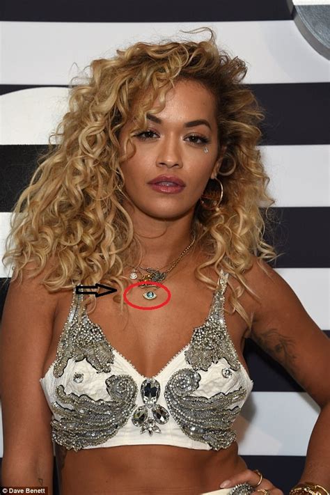 Rita ora — poison 03:22. صور.. كيف تحمى ريتا أورا نفسها من الحسد - عين