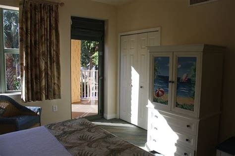 The resort was the first disney vacation club resort to be constructed outside the walt disney world resort area in lake buena vista, florida. Disney's Vero Beach Resort - Review of 2-Bedroom Lockoff ...