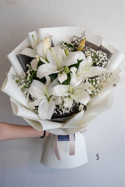 White Lily Bouquet Artofit