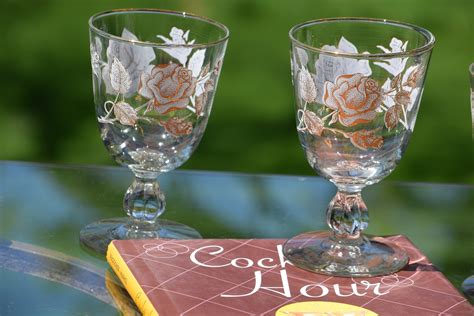 4 Vintage Gold And White Wine Glasses Libbey 6 Oz Cocktail Glasses Gold White Roses Wine Glasses