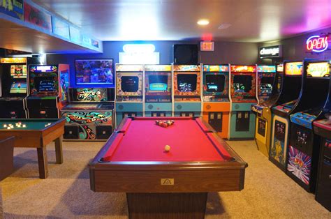 The basement arcade is dedicated to arcade collecting and the eighties era. The Basement Arcade