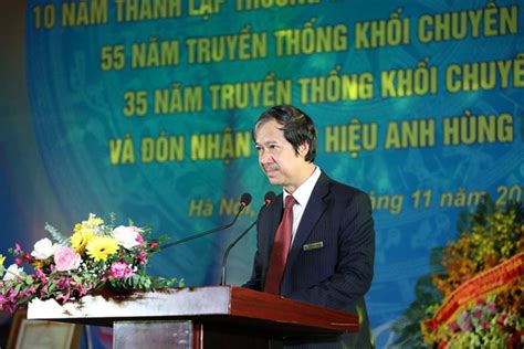 Từ ngày 24/6, sinh viên, học viên cao học, nghiên cứu sinh được quay lại trường làm thí nghiệm cho đồ án, khóa luận tốt nghiệp, luận văn và luận án. Trường THPT chuyên Khoa học Tự nhiên nhận danh hiệu Anh ...