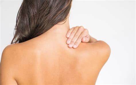 Pain Between Shoulder Blades Causes Symptoms And Treatments