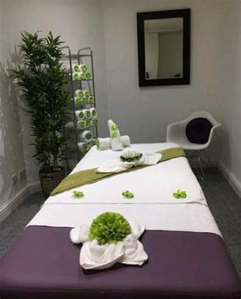 Deep Tissue Massage Therapist And Full Body Oil Massage In Cambridge