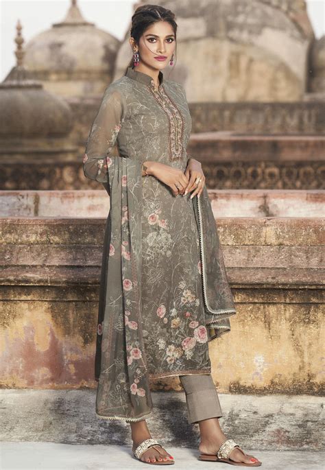 Embroidered Georgette Pakistani Suit In Grey Kch6314