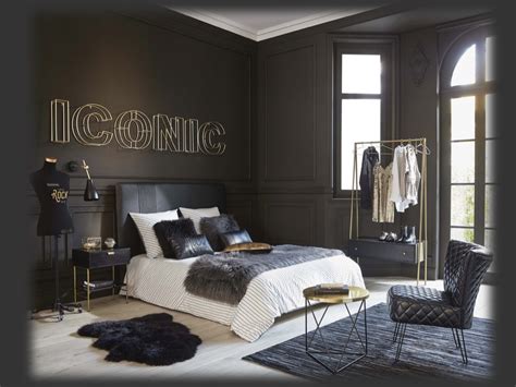 Sometimes, holding back makes for a fresher aesthetic. Luxury Black and Gold Bedroom Ideas | Homegirl London