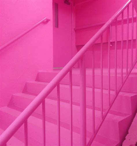 All Pink Stair Well Fundo Laranja