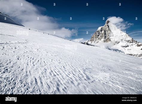 Skiing Under Matterhorn Peak Swiss Alps Stock Photo Alamy