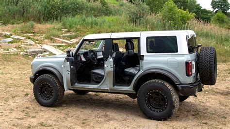 See our showcase of pictures and explore 360° views in your color choices for the 2021 ford® bronco sport. New Ford Bronco debut: Five cools things to look for