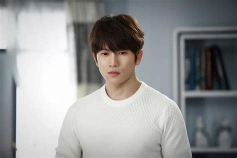 Ji sung (doctor john) is positively reviewing the script for a new role as the lead of upcoming drama the devil judge.if he confirms, ji sung will play the titular character who is a different type of judge, one that sides with injustice. Ji Sung Kızının Ona Nasıl Seslendiği Hakkında Konuşuyor ...