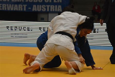 In 2021, she won one of the bronze medals in the women's 70 kg event at the 2021 world judo championships held in budapest, hungary. Judo European Open Damen: Gold für Bernadette Graf und ...
