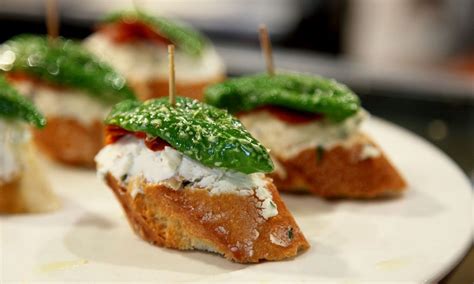Recetas, rutas, turismo, y todo lo que tenga que ver. Pin by FollowMe San Sebastián on Pintxos | Basque food ...