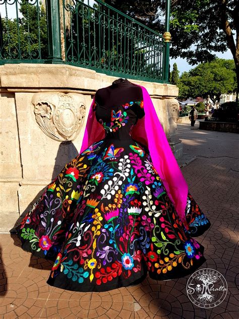 Quinceanera Dress In 2020 Mexican Quinceanera Dresses Traditional Mexican Dress Mexican