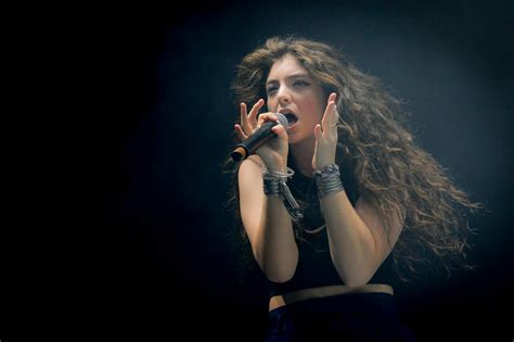 lorde opens up about how her first major breakup influenced her new album teen vogue