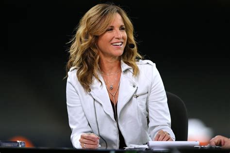 Who Is Suzy Kolber What Is Her Ethnicity The Tough Tackle