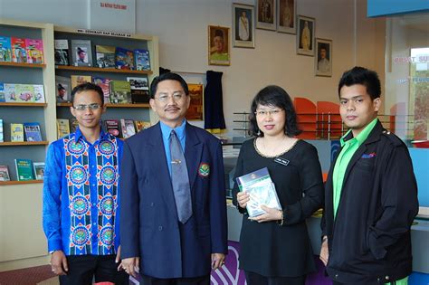 Persatuan seni silat cekak malaysia, kuala lumpur, malaysia. Pusat Sumber Belia Melaka Terima Hadiah Buku Budaya Cekak ...