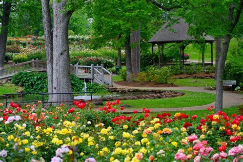 Rose garden is a seminole/largo, florida florist personally delivering to your loved ones in largo, seminole, st petersburg, pinellas park, clearwater, gulf beaches and surrounding areas in pinellas county. Tyler Rose Garden and Museum - Texasliving