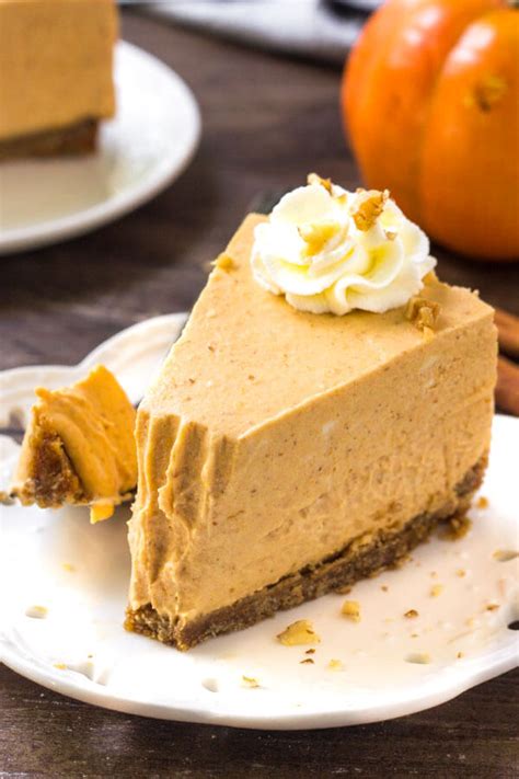 This no bake pumpkin pie is a great twist on the classic pumpkin pie. No Bake Pumpkin Cheesecake - Just so Tasty