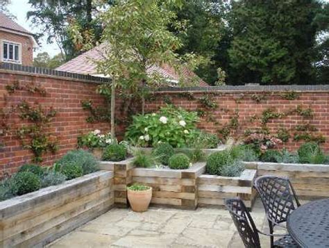 Small Courtyard Garden With Seating Area Design And Layout