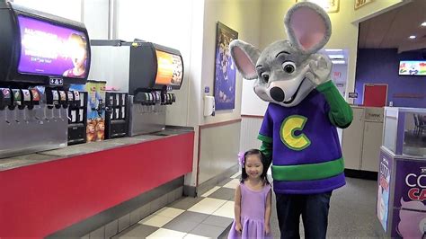 Chuck E Cheese Family Fun Indoor Kids Play Area - YouTube